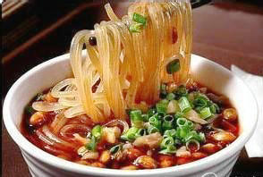 曲阜市天陽機械制造 專業打造紅薯土豆酸辣粉機及全套淀粉食品加工設備